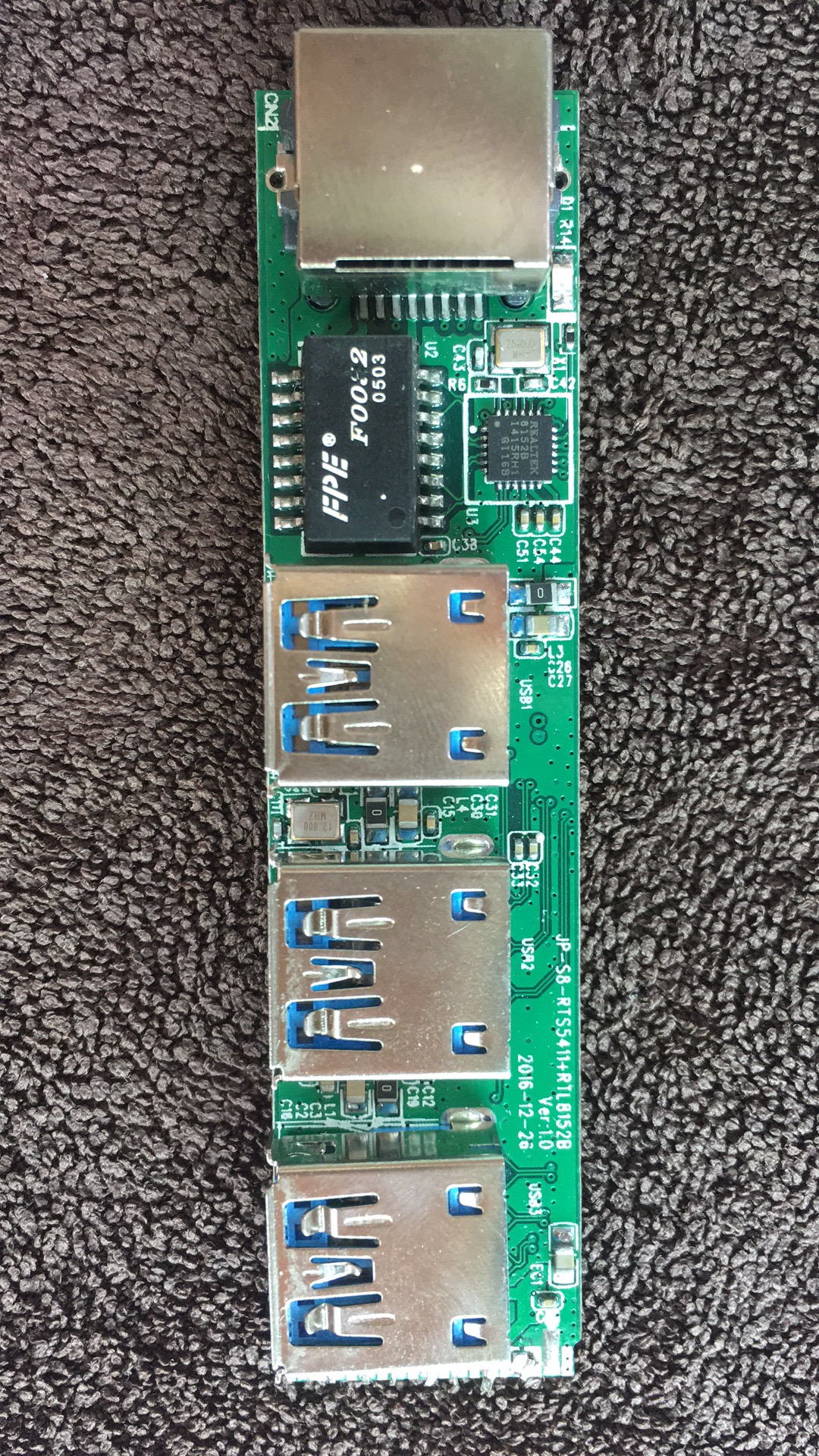 找配件：PCB板（如图）