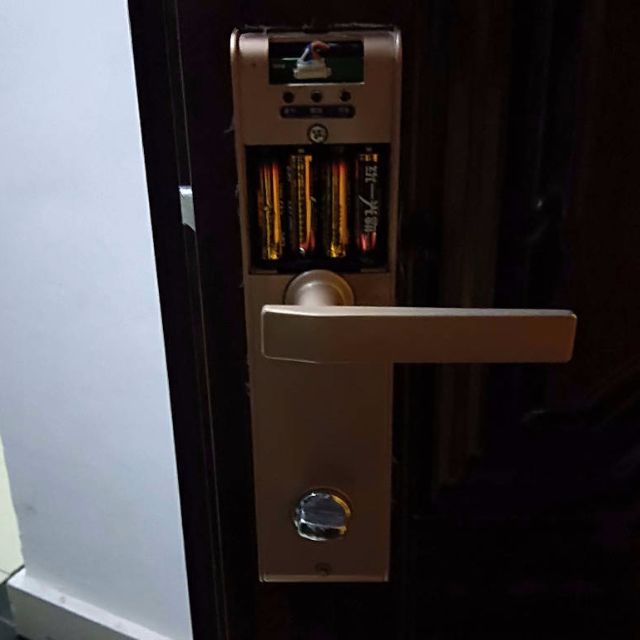 找产品：宝民指纹锁