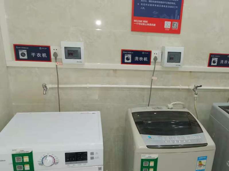 找产品：4G门禁控制器+4G 电控（如图）